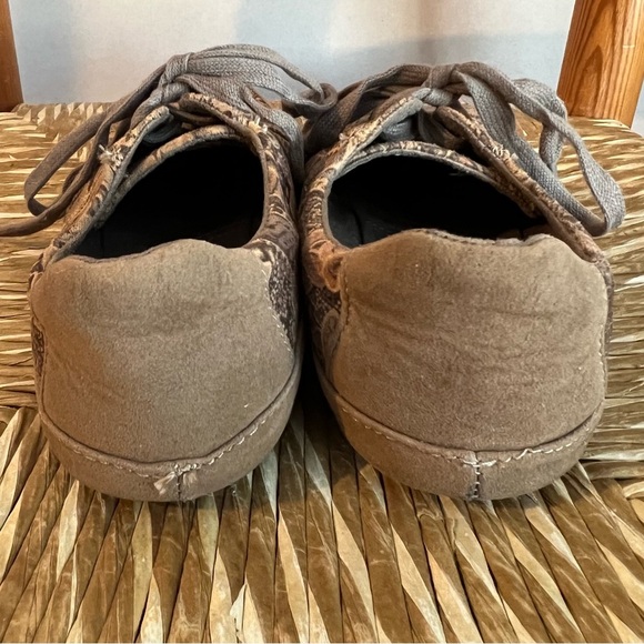 🌿 Cloud 9 Brown Paisley Comfort Sneakers – Boho Style Lace-Up Shoes (Size 8.5 M) - Picture 5 of 9